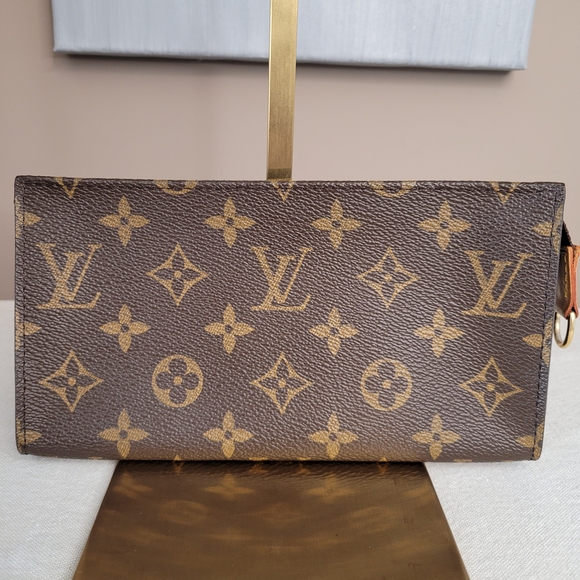Louis Vuitton Handbags - Louis Vuitton Monogram Bucket Pouch